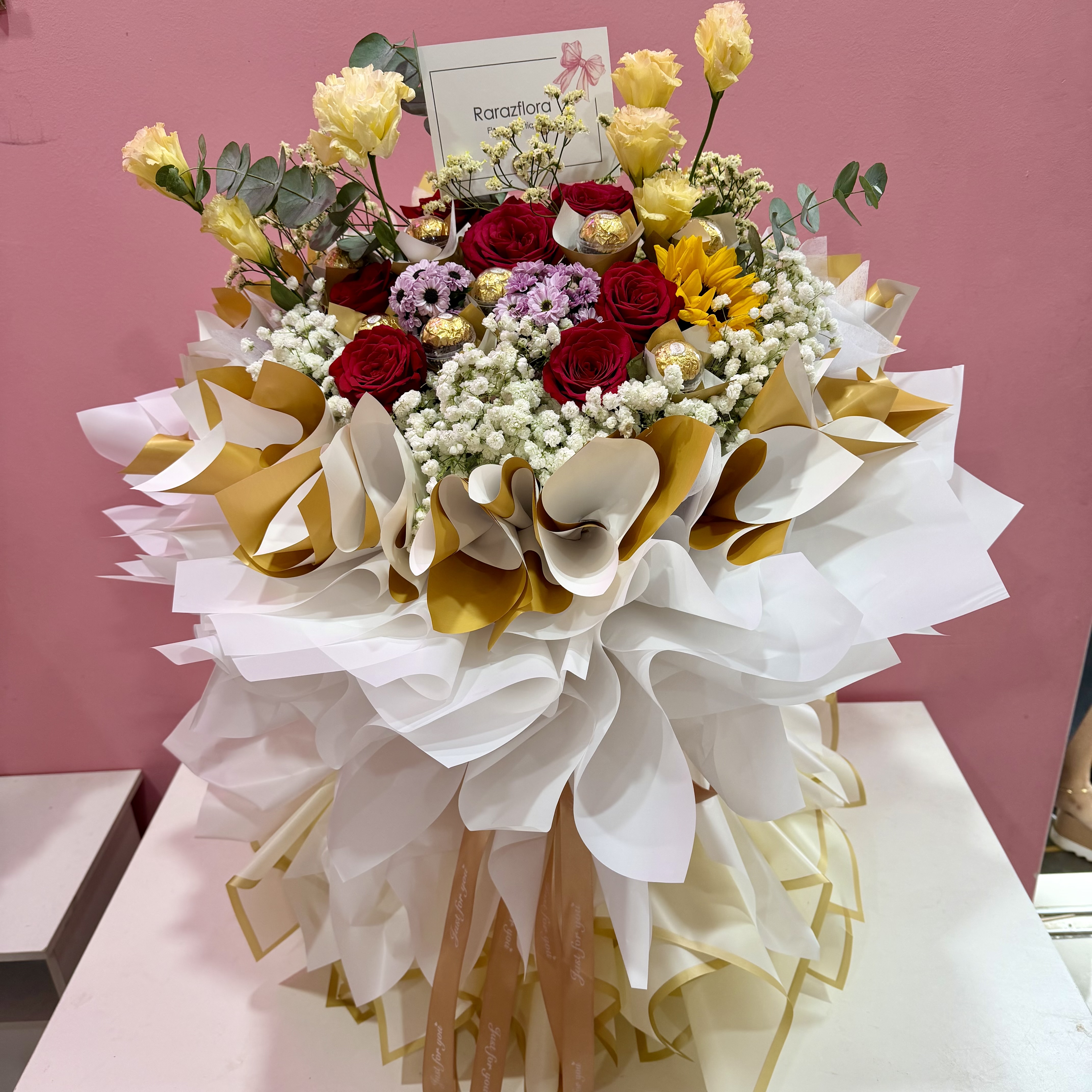 MN FRESH FLOWER (Mix With Ferrero)