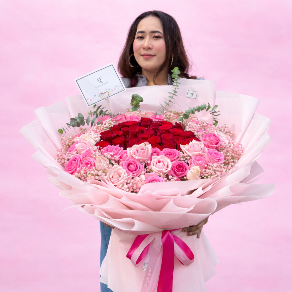 PR HUG FRESH ROSES